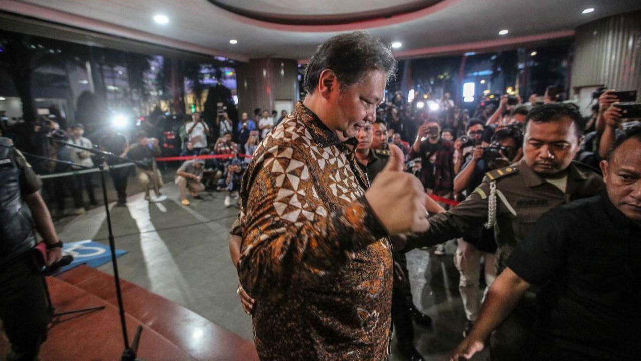 "Kita harus menghormati proses hukum di manapun itu. Baik itu KPK, Kepolisian, Kejaksaan. Semua harus kita hormati,"