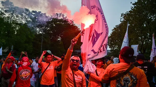 23 Tuntutan Digemakan pada Peringatan Hari Buruh Internasional di Surabaya
