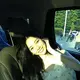 Alih-alih tampil glamor bak di atas panggung, Karina justru memancarkan pesona effortless yang membuat banyak penggemar menyebutnya seperti “bidadari di dunia nyata.” [@katarinabluu].