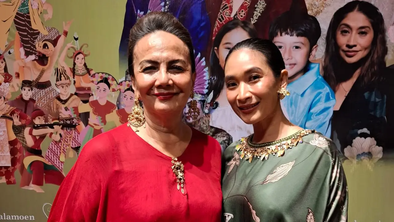 Happy Salma dan Christine Hakim