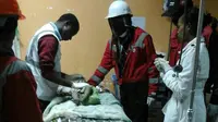 Bayi tertimbun reruntuhan puing bangunan runtuh di Kenya. (Kenyan Red Cross)
