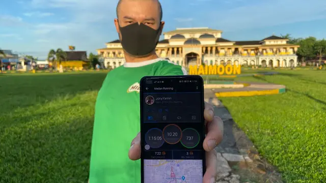 Peserta MILO Indonesia Virtual Run menunjukkan hasil lari dari aplikasi tracker yang akan diunggah ke situs www.milo.co.id./dok. Milo