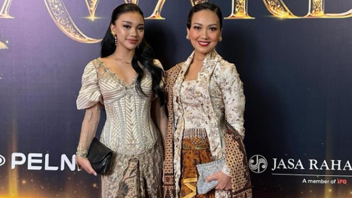 Potret Detail Kebaya Nola B3 dan Naura Ayu, Inspirasi Gaya Ibu-Anak yang Kompak