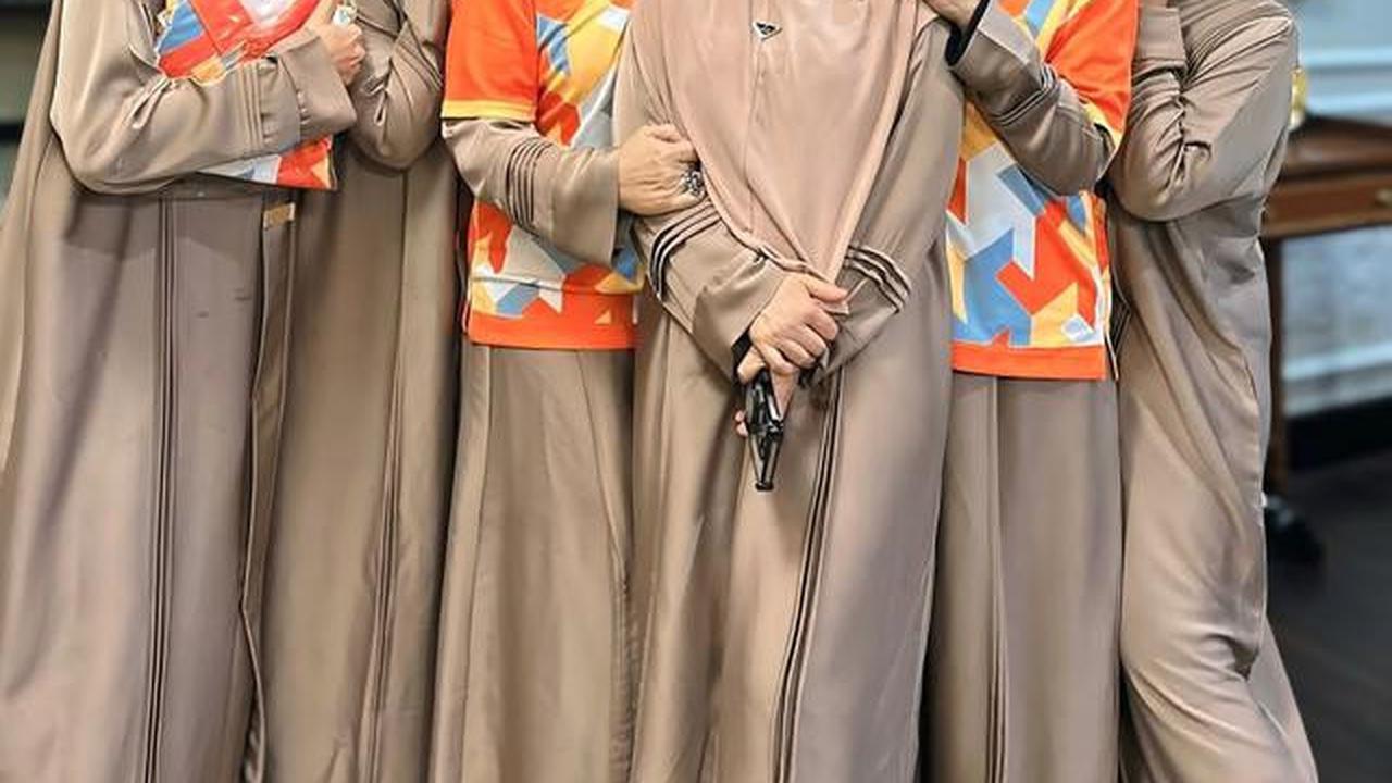 6 Potret Rieta Amilia dan Geng Artis Peringati Nisfu Syaban, Kompak Pakai Gamis