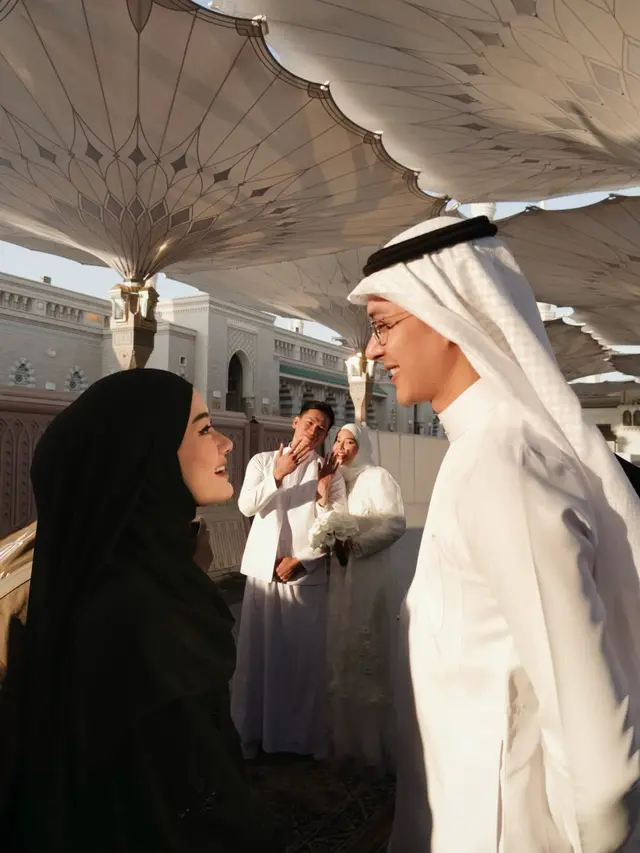 8 Potret Artis Hadir ke Pernikahan Dara Arafah di Madinah, Menawan Jadi Bridesmaid