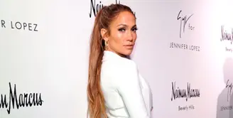 Bukan hal yang mengherankan jika selebriti papan atas  seperti Jennifer Lopez memiliki asset properti yang bernilai hingga ratusan miliar rupiah. Dengan suara emas yang sudah memiliki jam terbang tinggi, semuanya bisa diwujudkan. (AFP/John Sciulli)