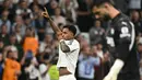 Di babak kedua, gol Rodrygo pada menit ke-48 memperlebar keunggulan Real Madrid atas Deportivo Alaves. (JAVIER SORIANO/AFP)