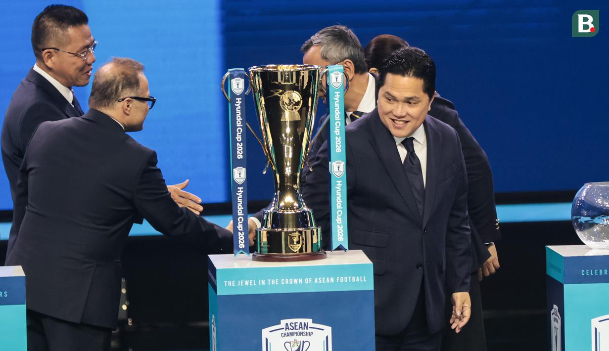Ketua PSSI, Erick Thohir, hadir dalam acara drawing Piala AFF 2026 di Studio RCTI+ Kebun Jeruk, Jakarta, Kamis (15/1/2025). (Bola.com/Nur Iman Ali)
