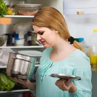 Waspada, Konsumsi Makanan Basi Usai Lebaran (Lakov Filimonov/Shutterstock)