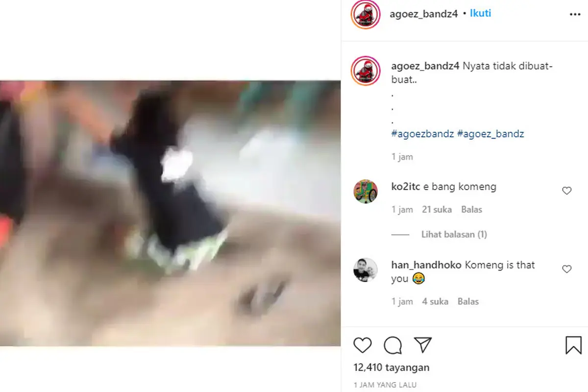 Dilansir akun Instragram @agoez_bandz4, terlihat seorang pria sedang bergaya di atas motor yang terparkir.