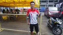 Pebalap AHRT, Awhin Sanjaya, mengaku sedih karena tidak bisa tampil di ARRC seri keempat seri Sentul, Sabtu (12/8/2017). (Bola.com/Zulfirdaus Harahap)