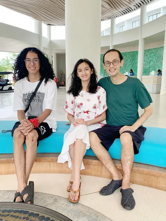 Suami Dewi Lestari Meninggal Usai Berjuang Lawan Stroke, Ini 6 Potret Kenangannya