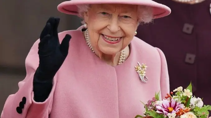 Ratu Elizabeth II Positif Covid-19 di Usia 95 Tahun, Alami Gejala Ringan