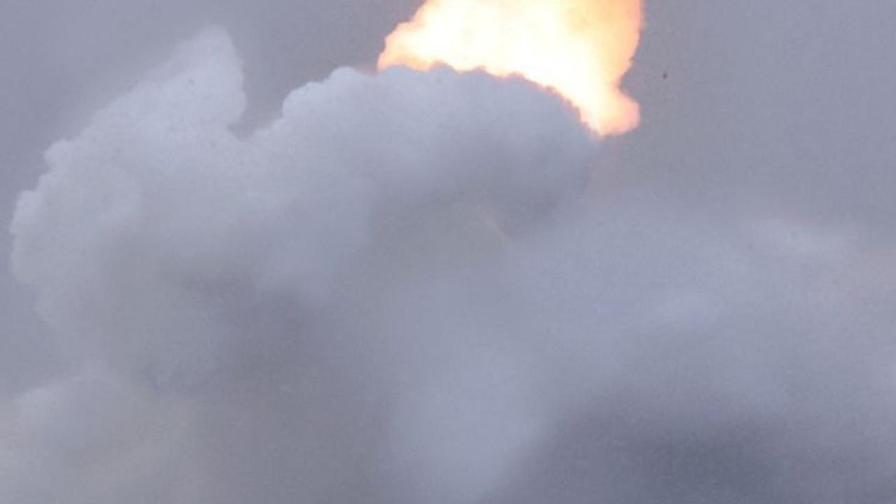 Pengujian itu sudah termasuk percobaan sistem senjata nuklir dalam laut hingga balistik hipersonik menggunakan bahan bakar padat. <br>(Foto KCNA via REUTERS)<br>