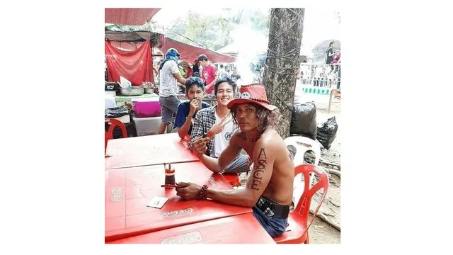 6 Potret Orang Pakai Kostum Anime One Piece di Tempat Umum Ini Kocak