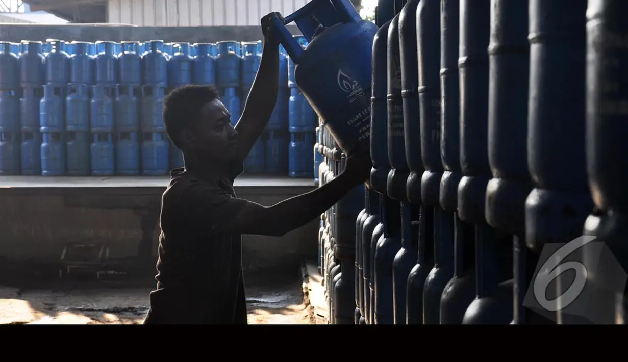 PT Pertamina (Persero) akan menaikkan harga gas Elpiji non-subsidi 12 Kilogram (Kg) bulan ini (Liputan6.com/Miftahul Hayat)