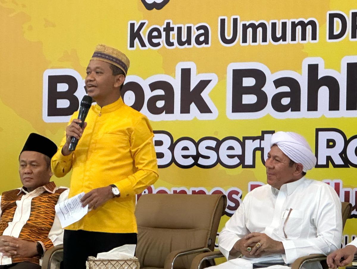 Ketua Umum Partai Golkar Bahlil Lahadalia membawa pengurus Golkar safari Ramadan ke pondok pesantren (ponpes) di Pasuruan