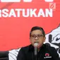 Sekjen Partai Demokrasi Indonesia Perjuangan, Hasto Kristiyanto memberi keterangan terkait persiapan HUT PDIP ke-45 di Jakarta, Selasa (9/1). Puncak HUT PDIP ke-45 akan dihadiri Presiden Joko Widodo. (Liputan6.com/Helmi Fithriansyah)