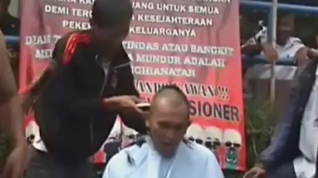 Tuntut Pemerataan Upah, Buruh PT Indofood Berunjukrasa