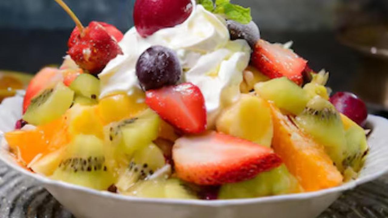Berapa Kalori dan Nutrisi dari Semangkuk Salad Buah? Kalori yang Perlu Diwaspadai dalam Setiap Suapan