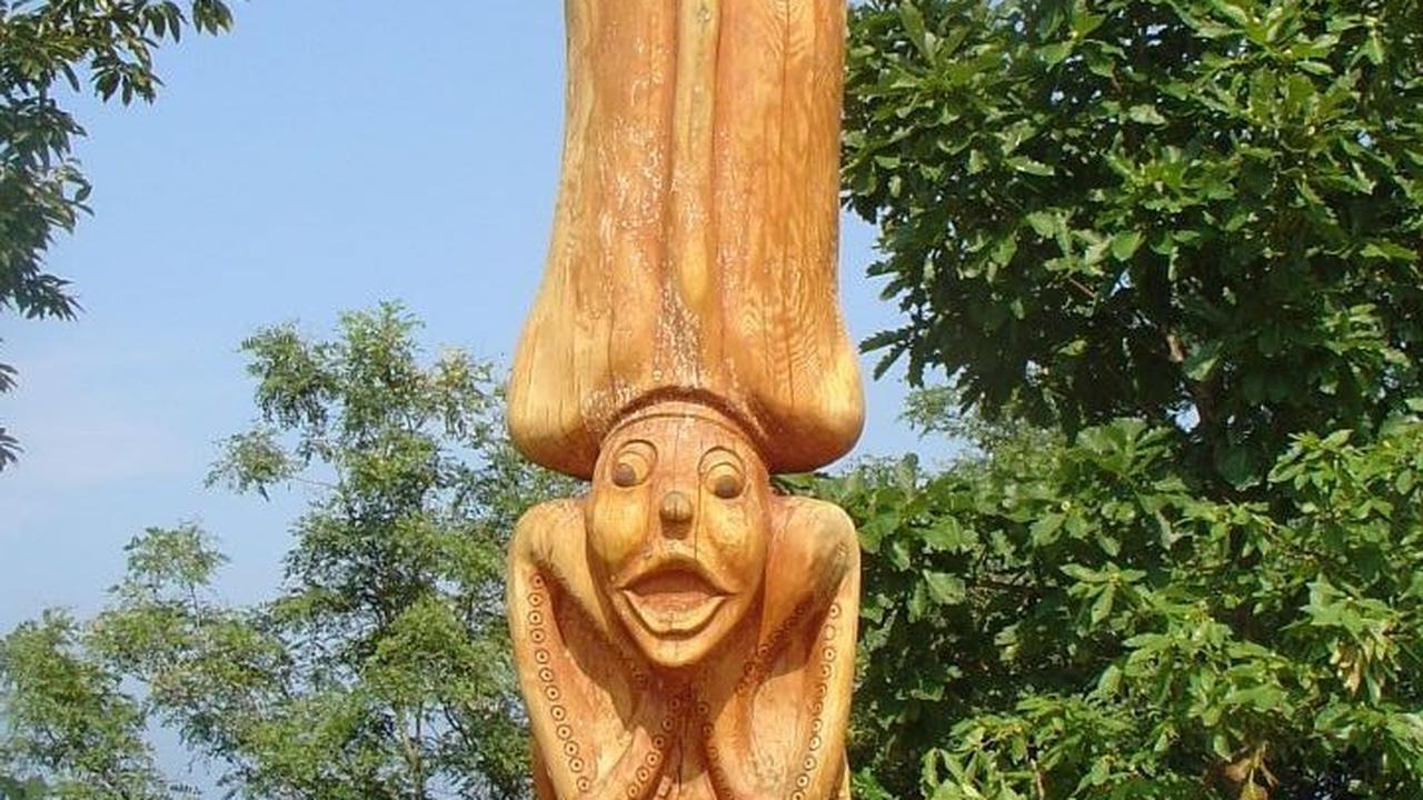 Taman Bertabur Patung Kejantanan Pria