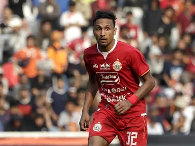Rohit adalah pemain yang memiliki kontribusi besar bagi Persija di kompetisi Shopee Liga 1. Gelandang berusia 28 tahun ini menjadi nyawa lini tengah Persija dengan kemampuannya melepaskan umpan-umpan akurat dan mengembangkan permainan. (Bola.com/Yoppy Renato)