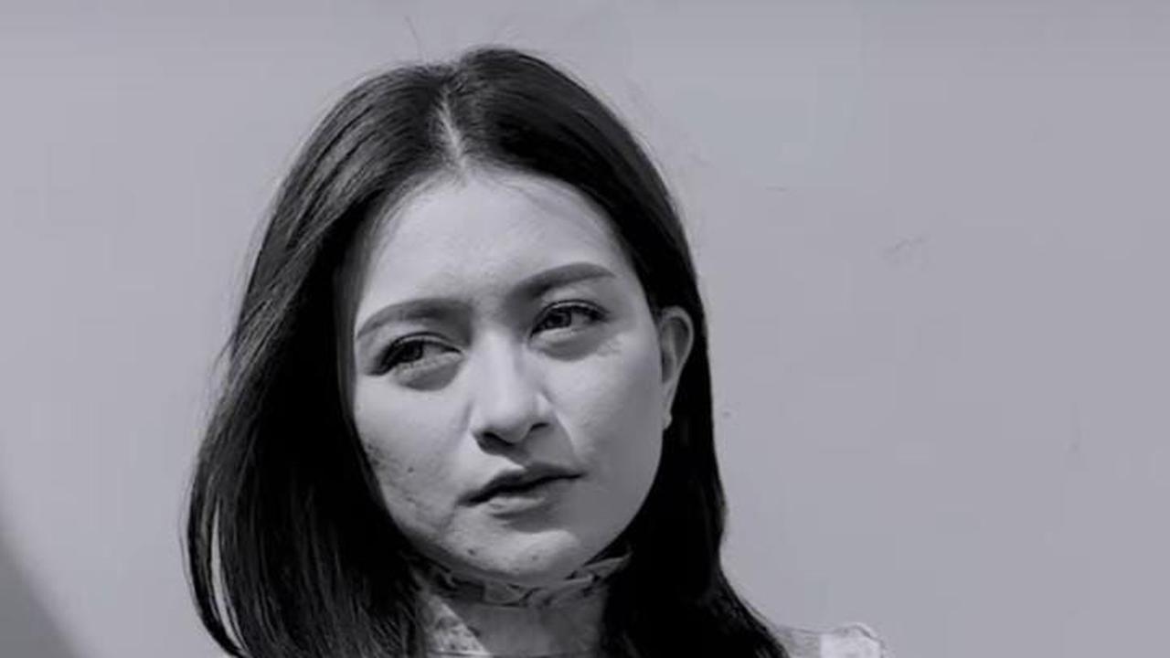 Potret Nathalie Holscher Bareng Sang Adik Usai Lepas Hijab 'Maaf Udah Bikin Kecewa