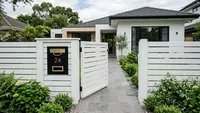 9 Desain Pagar dengan Kotak Surat Menyatu, Praktis dan Mempercantik Tampilan Rumah