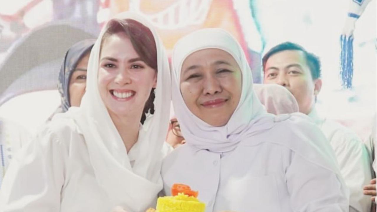 Pilgub Jatim Diprediksi Satu Putaran, Arumi Bachsin Kirim Pesan Menyentuh untuk Khofifah yang Dipanggil Ibu Tersayang