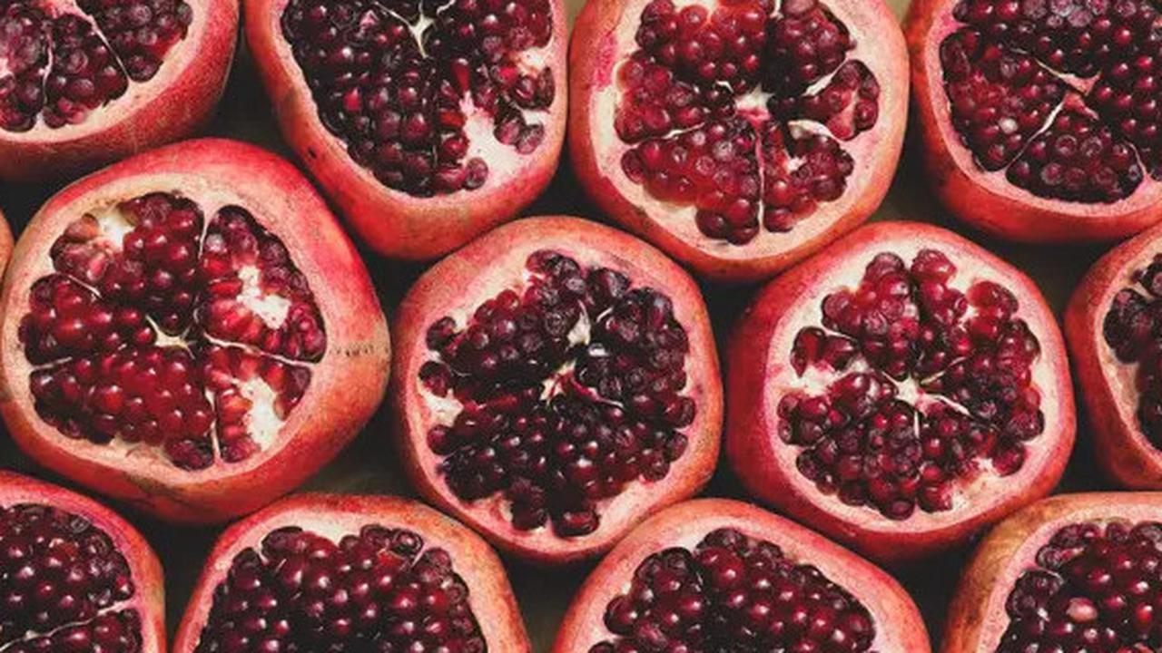 Mengenal Buah Delima yang Memiliki Sejuta Manfaat untuk Kesehatan Kulit Wanita, Salah Satunya Mencerahkan Wajah