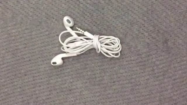 [Bintang] Cara Paling Metal Benahi Kabel Earphone-mu