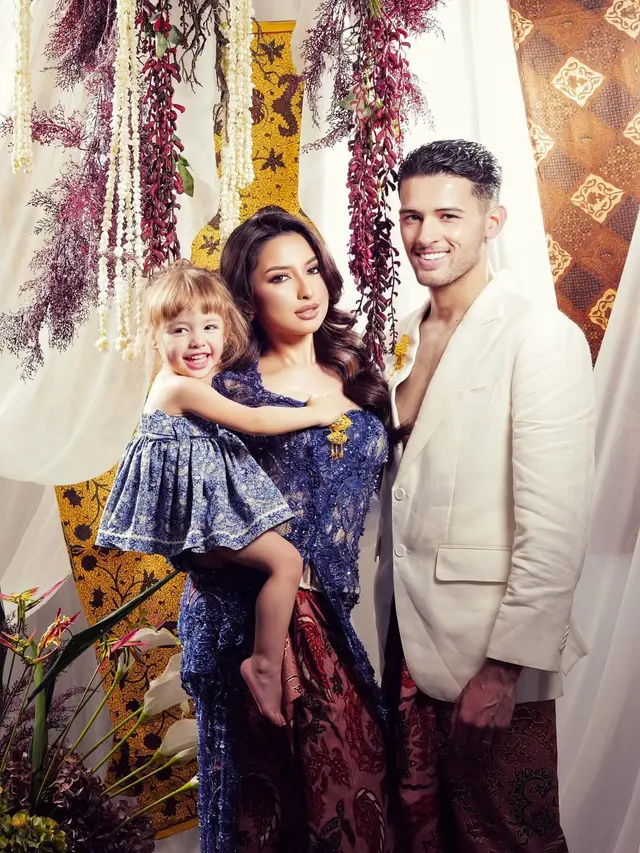 Prewedding Terbaru Jennifer Coppen dan Justin Hubner Bergaya Wastra Modern, Kamari Curi Perhatian Pakai Dress Batik