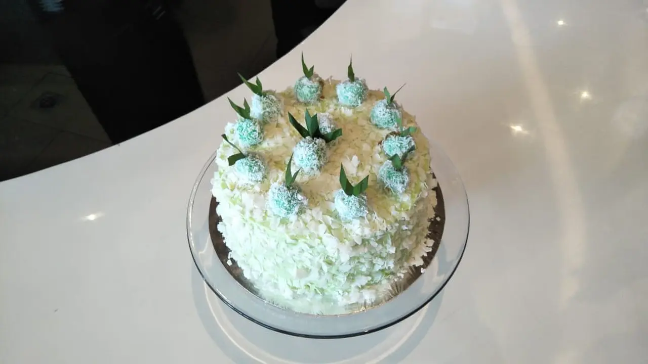 Klepon Cake dari Desiree Sitompoel di Toby's Estate