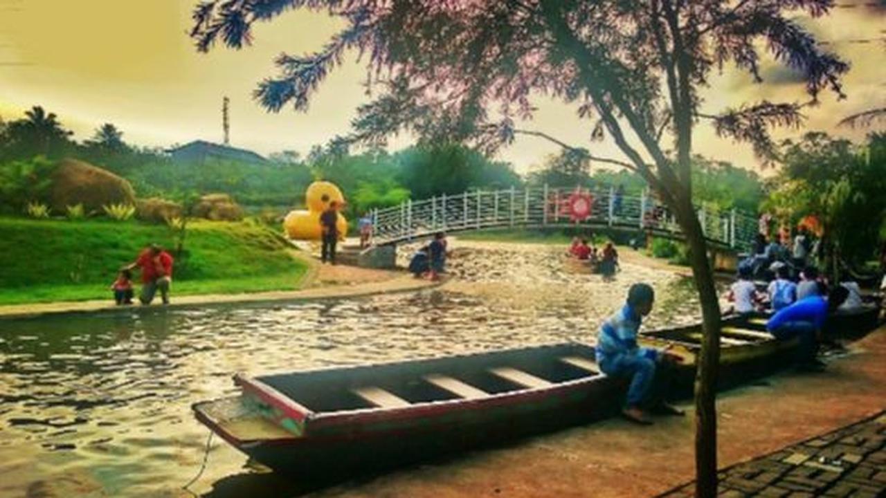 <b>Eco Art Park Sentul City</b><br>