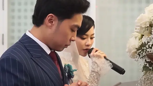 Momen Pemberkatan Pernikahan Jessica Jane dan Erwin Phang (Sumber: Youtube/Jessica Jane)