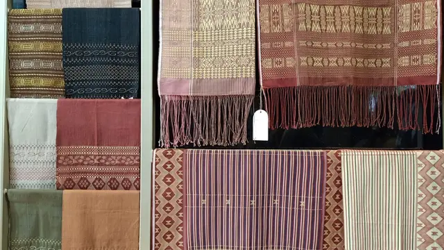 TobaTenun Perdana Tampil di JFW 2024, Bawa Kain Bermakna Apresiasi Tradisi Agraris Masyarakat Batak Karo