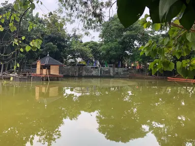 Suasana Waduk Rawa Dongkal di kawasan Cibubur, Jakarta Timur, Rabu (29/7/2020). Pemerintah Kota (Pemkot) Administrasi Jakarta Timur berencana menjadikan Waduk Tiu, Waduk Setu, dan Waduk Rawa Dongkal menjadi kawasan ekowisata. (Liputan6.com/Immanuel Antonius)