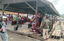 Tahukah Anda? Kodim 1702 Jayawijaya Gencar Dorong Generasi Muda Papua TNI, Sosialisasi di Pasar Tradisional!