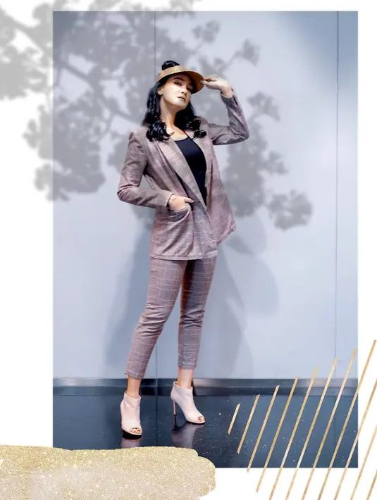 Jika memang nantinya benar keduanya berpacaran, Luna sebagai mantan pacar turut memberikan doa untuk keberlangsungan hubungan Ariel dan Pevita. "All the best ajalah," harap Luna Maya singkat. (Instagram/lunamaya)