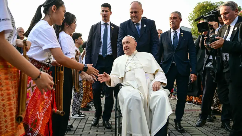 Tiba di Katedral Jakarta, Paus Fransiskus Disambut Meriah