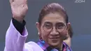 Menteri KKP, Susi Pudjiastuti jelang berbicara pada talkshow Mari Jaga Laut Masa Depan Bangsa di Hall B JCC, Jakarta, Sabtu (6/4). Menteri Susi menghimbau masyarakat, khususnya komunitas pecinta laut untuk terus menjaga keberlangsungan kehidupan di laut. (Liputan6.com/Helmi Fithriansyah)