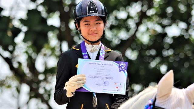 Claresta Amantha Kamsari