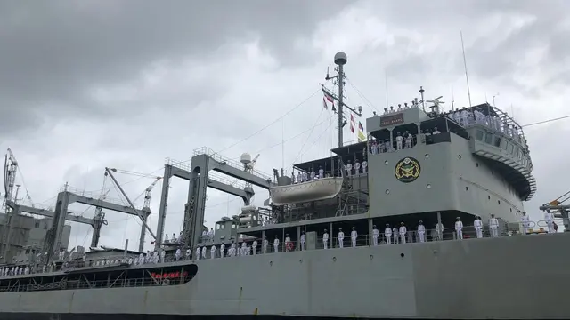 Kapal Republik Islam Iran (Kharg) ke Republik Indonesia