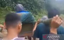 Sempat Ditandu Bidan, Pemkab Cianjur Percepat Perbaikan Jalan Cianjur di Pelosok