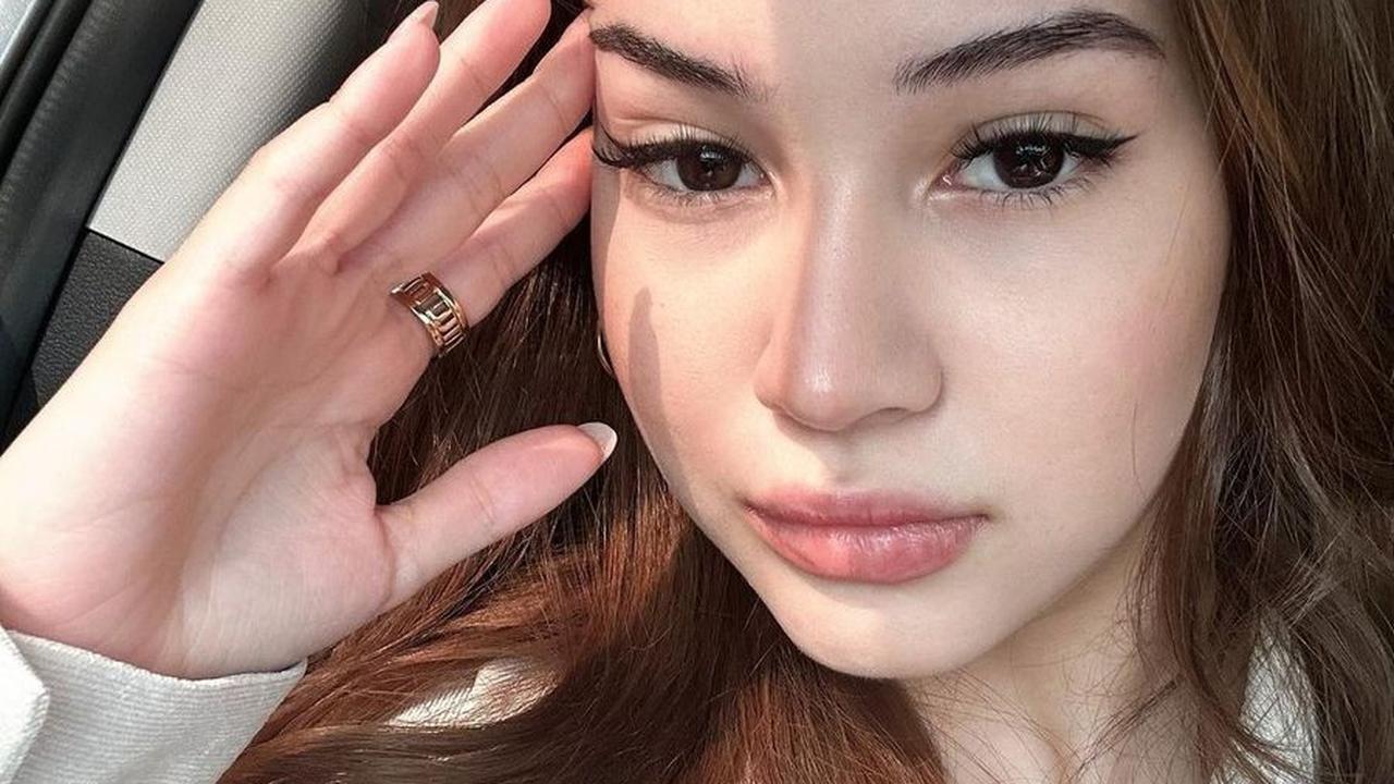 Gaya OOTD Sandrinna Kerap Menuai Kritikan