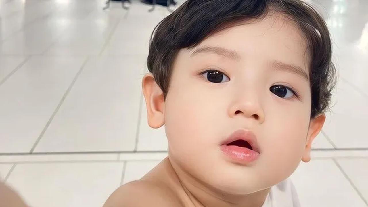 Potret Jourell langsung mencuri perhatian netizen. Mereka ikut mendoakan Jourell menjadi anak saleh.<br>