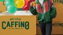 Iqbaal Ramadhan berpose dalam launching Kopi Caffino di kawasan Jakarta, Selasa ( 9/7/2019). Caffino menggandeng aktor sekaligus musisi muda, Iqbaal Ramadhan sebagai brandambassador. (Liputan6.com/Faizal Fanani)