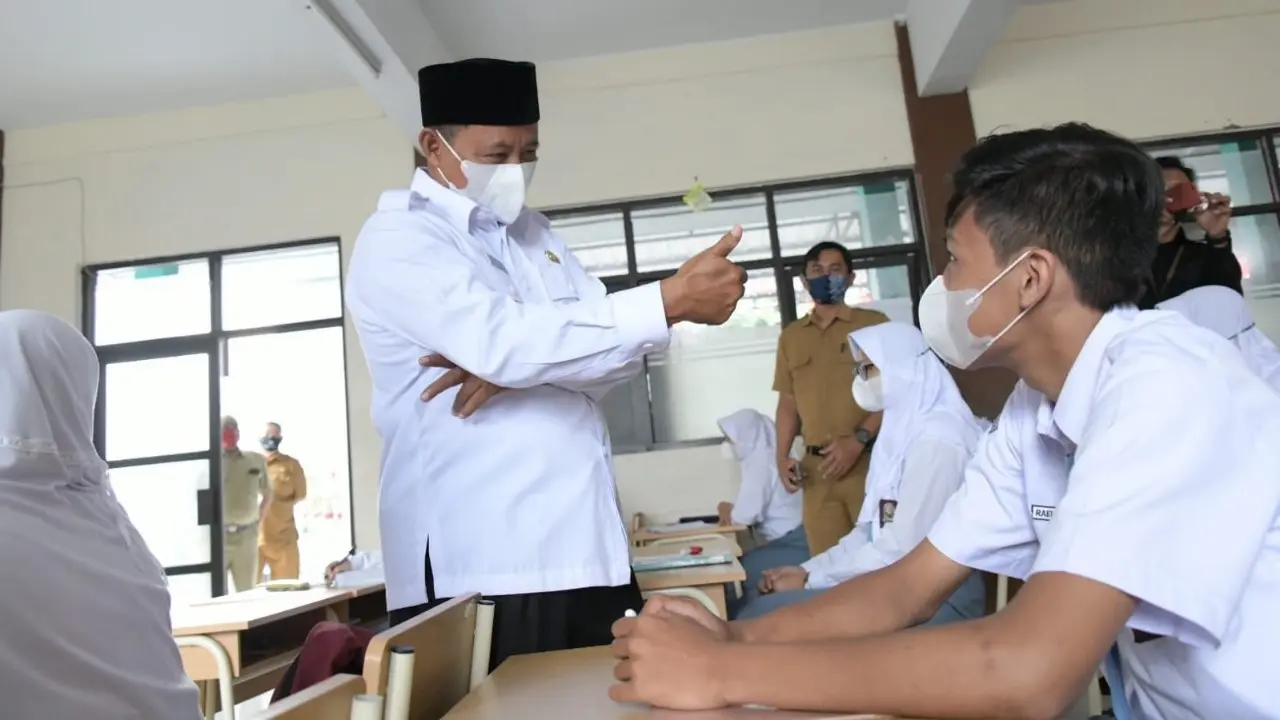 Uu Ruzhanul Ulum