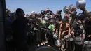 Terhambatnya operasi dan distribusi bantuan kemanusiaan meningkatkan risiko kelaparan massal di seluruh wilayah Gaza. (AP Photo/Abdel Kareem Hana)
