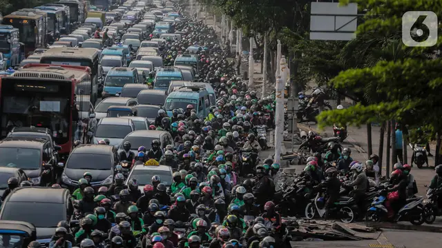 Lalin di Kramat Raya Macet